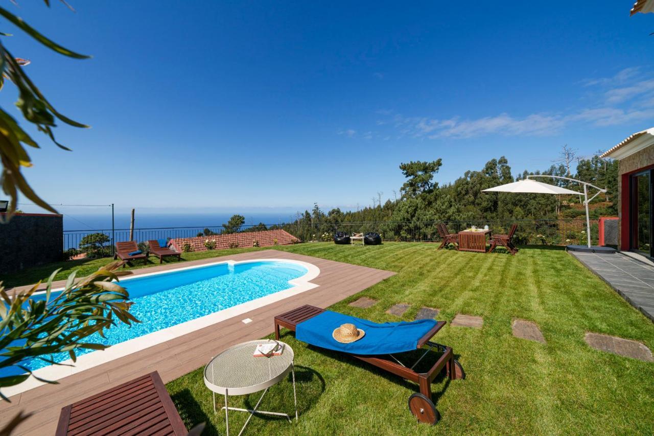 Villa Felicidade Rocha By An Island *
