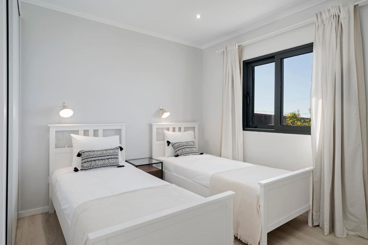 Villa Felicidade Rocha By An Island *