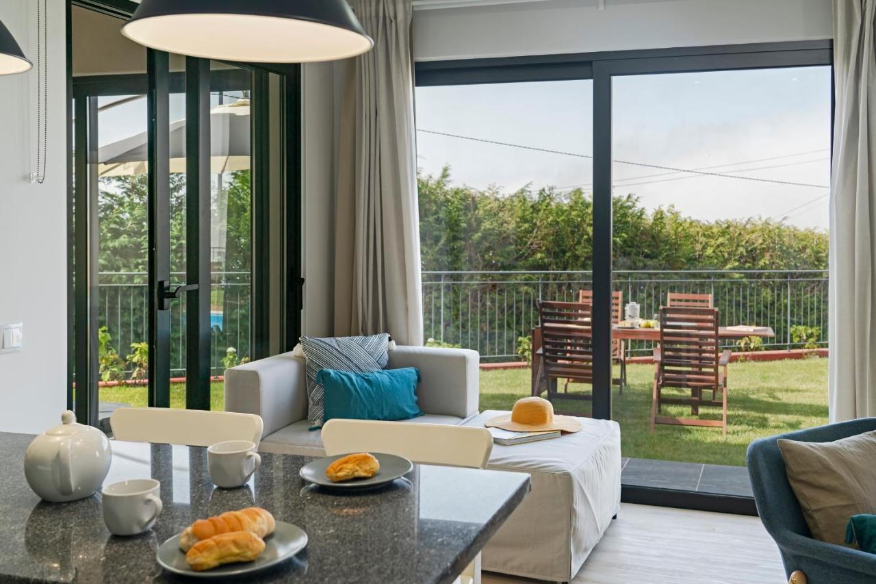 Felicidade Rocha By An Island Villa *