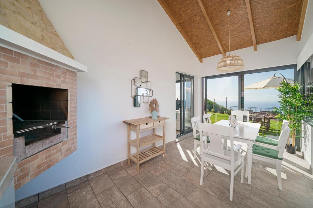 Villa Felicidade Rocha By An Island *