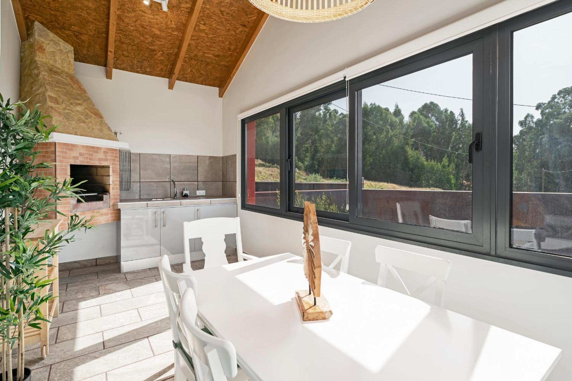 Villa Felicidade Rocha By An Island *